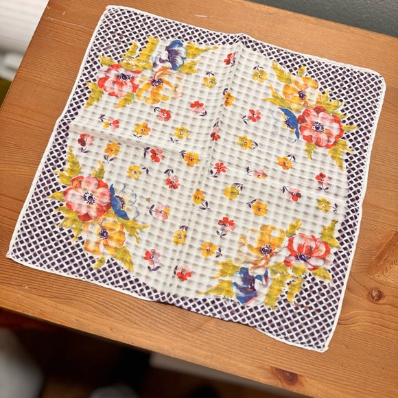 Charity Listing Bundle of 10 Vintage Floral Hankies #8 - Picture 11 of 15